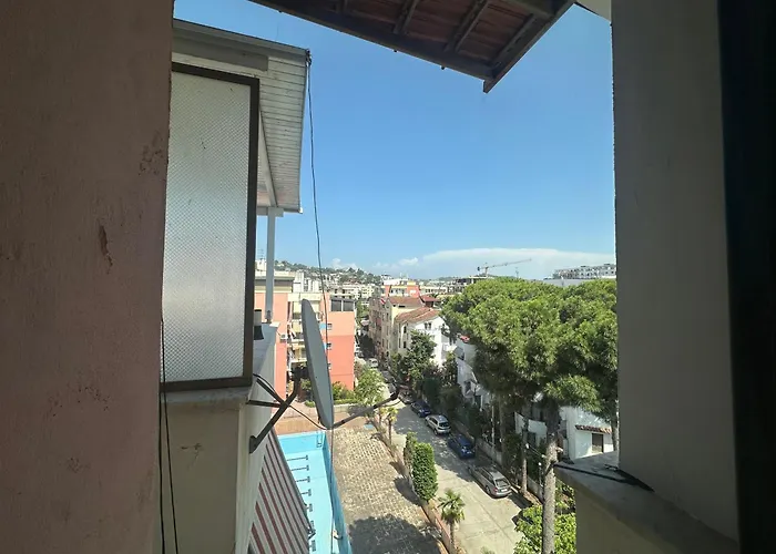 Velora Stays- Beachfront Apartmán Golem (Tirana)