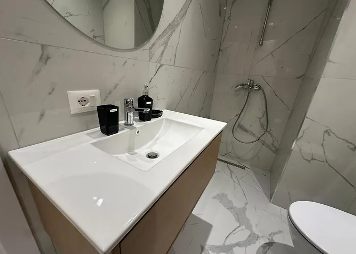 Velora Stays- Beachfront * Golem (Tirana)