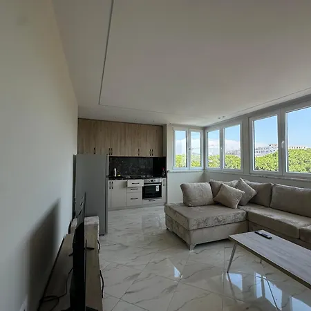 Velora Stays- Beachfront *