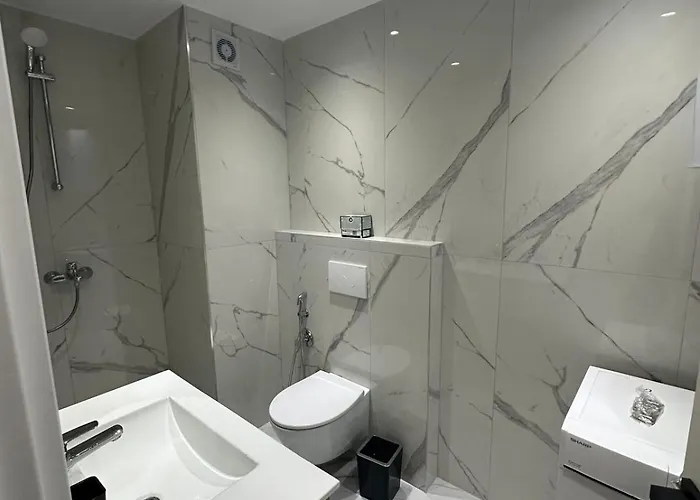 Velora Stays- Beachfront